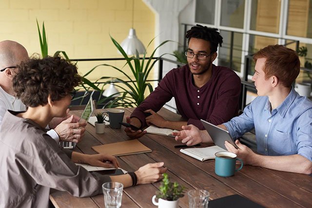 Échanger, expliquer, comprendre, transformer la souffrance au travail